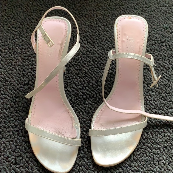 Silver BCBG heels - Picture 3 of 6